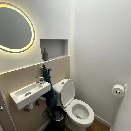 Bright & Quiet Close To Daire