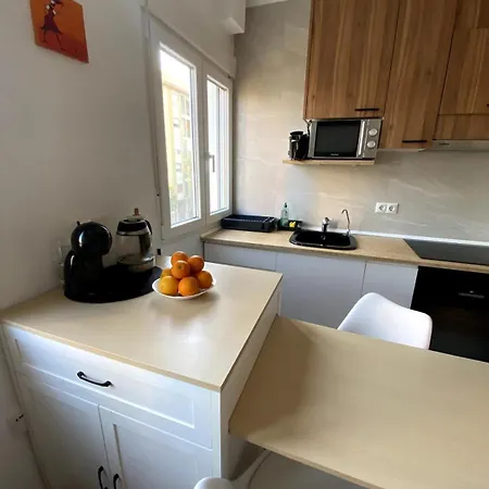 Bright & Quiet Close To